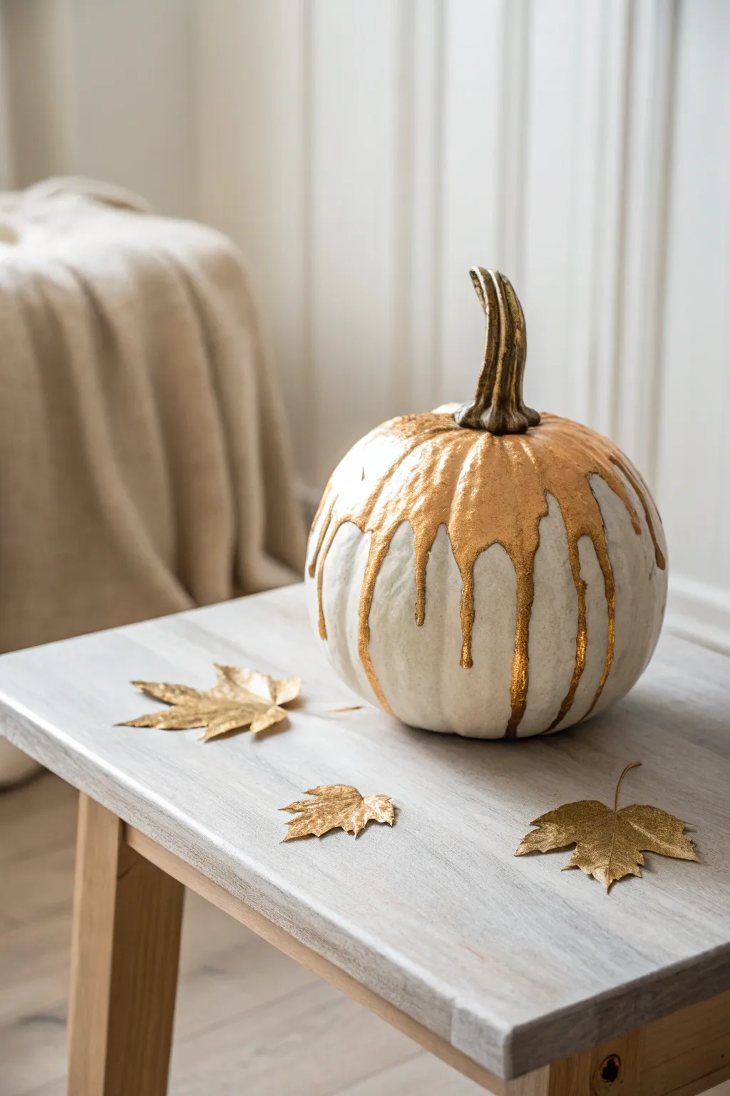 Elevate your autumn decor with a touch of metallic elegance. 🍂✨