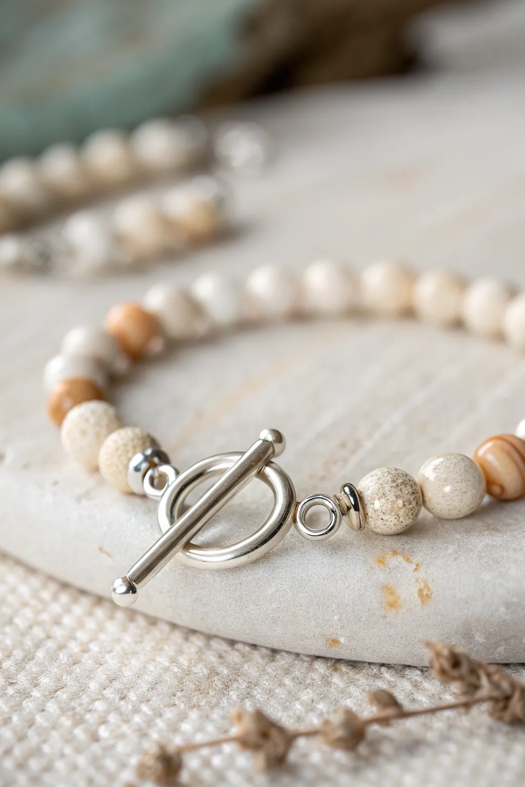 Discover the elegance of timeless toggle clasps – the perfect blend of simplicity and style.