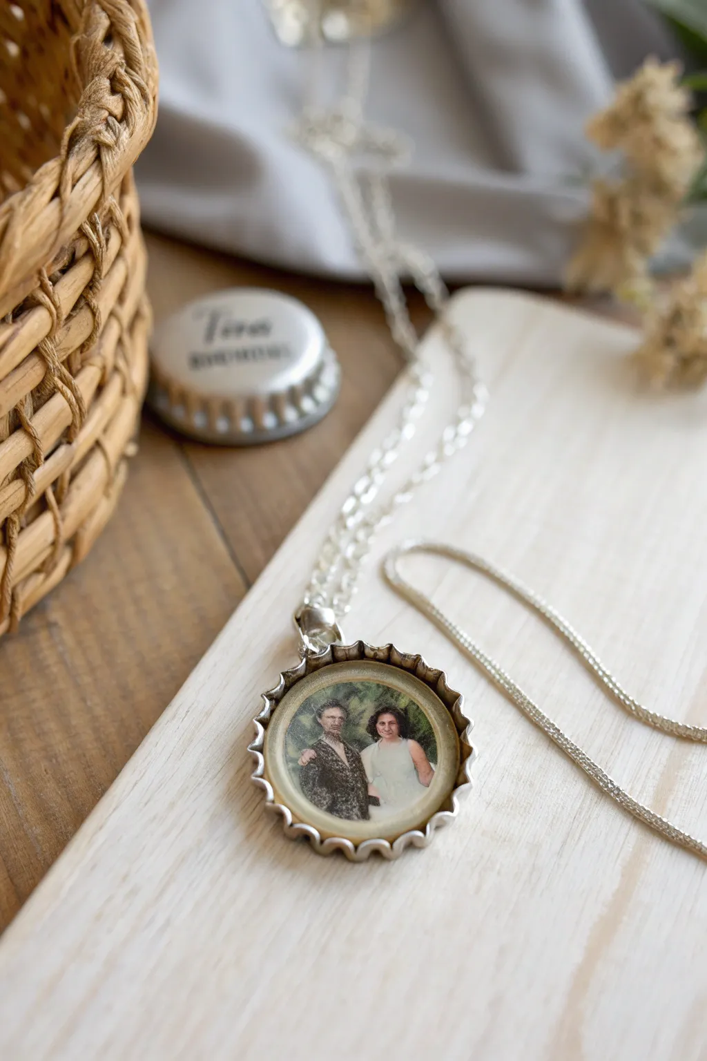 Discover the beauty of simplicity with this charming bottle cap necklace, where craftsmanship meets personal expression.