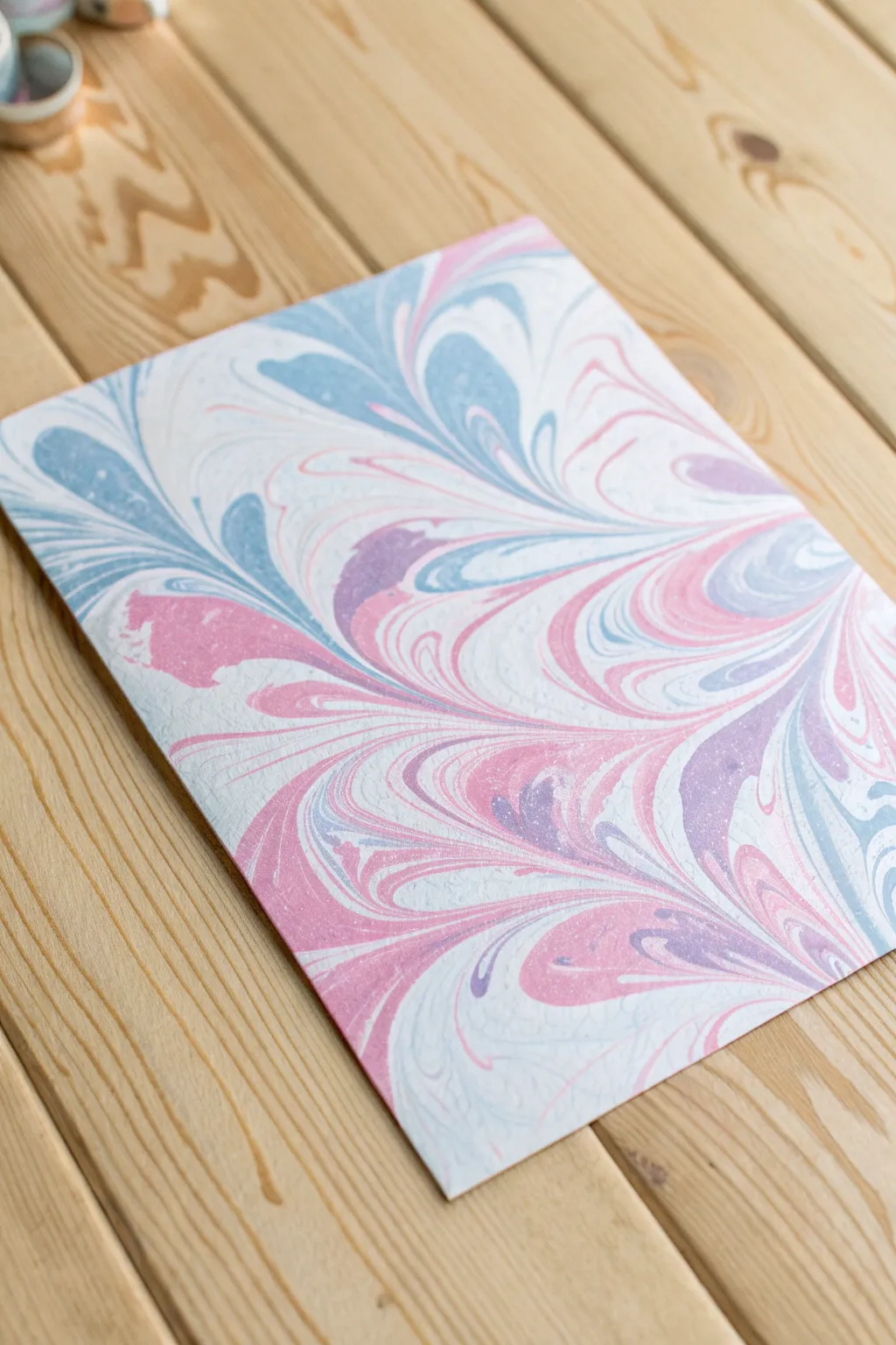 Craft magic with floating chalk prints – where simplicity meets artistic wonder.
