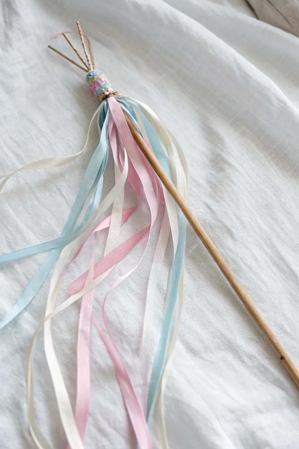 Unleash creativity with this charming streamer firework wand, perfect for little hands and big imaginations.