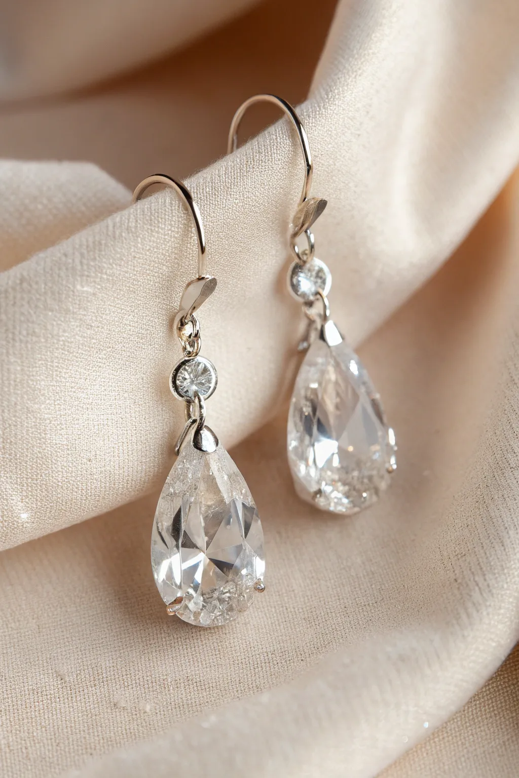 Sparkle in simplicity: Discover the elegance of crystal drop earrings.