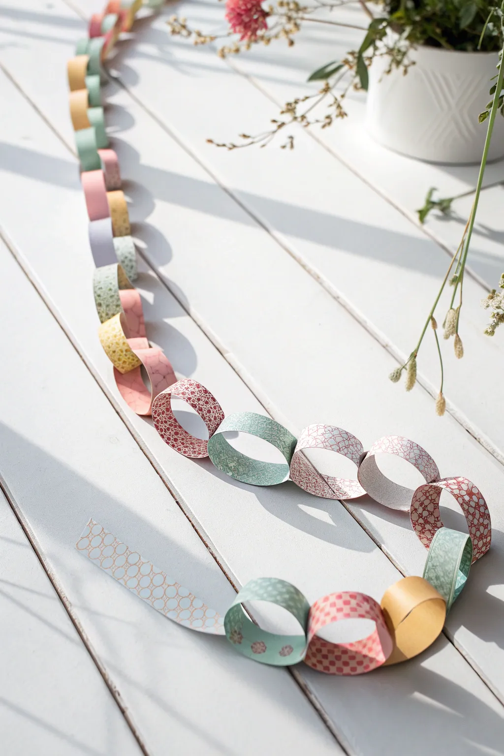 Crafty Paper Chain Snakes: Add a playful, handmade charm to your decor!