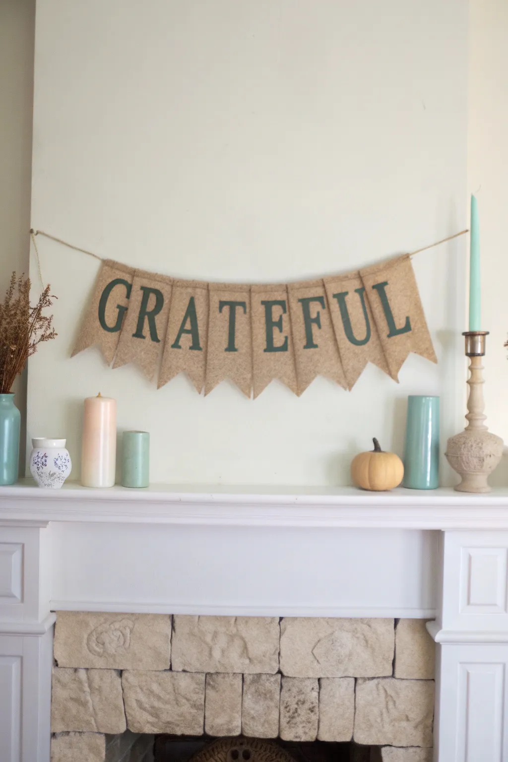 Celebrate the season with a handcrafted 'grateful' banner, blending rustic charm with minimalist elegance.