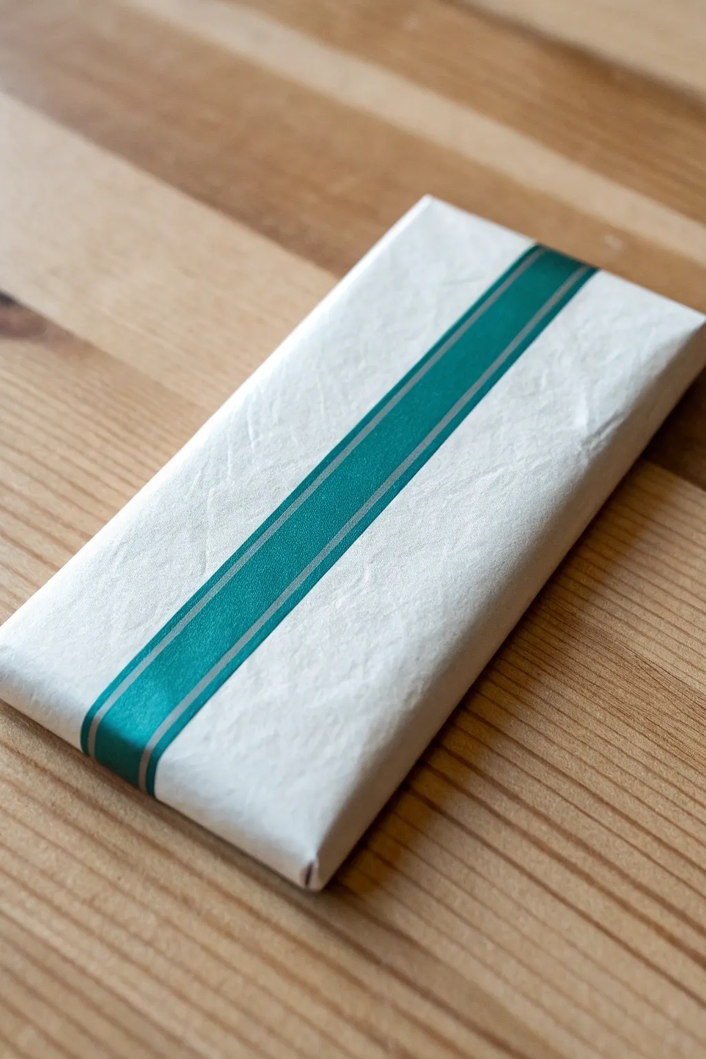 Elevate your chocolate gifting with minimalist elegance—a perfect blend of simplicity and sophistication.