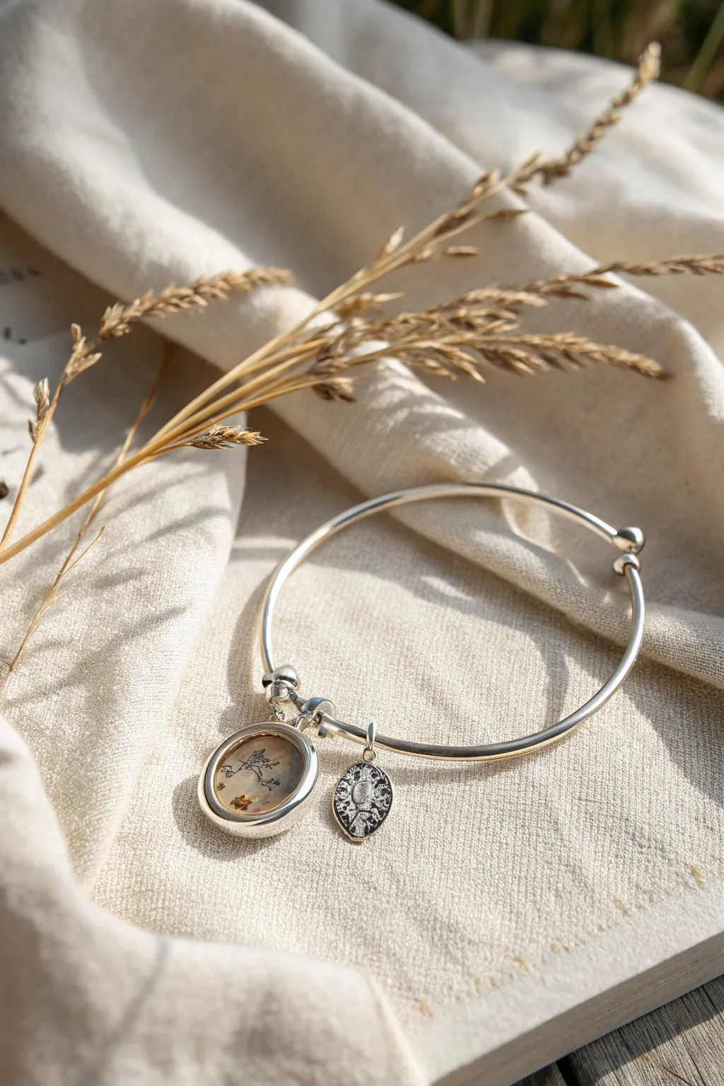 Celebrate Mother's Day with a sentimental touch—a photo locket bracelet that holds memories close to the heart.