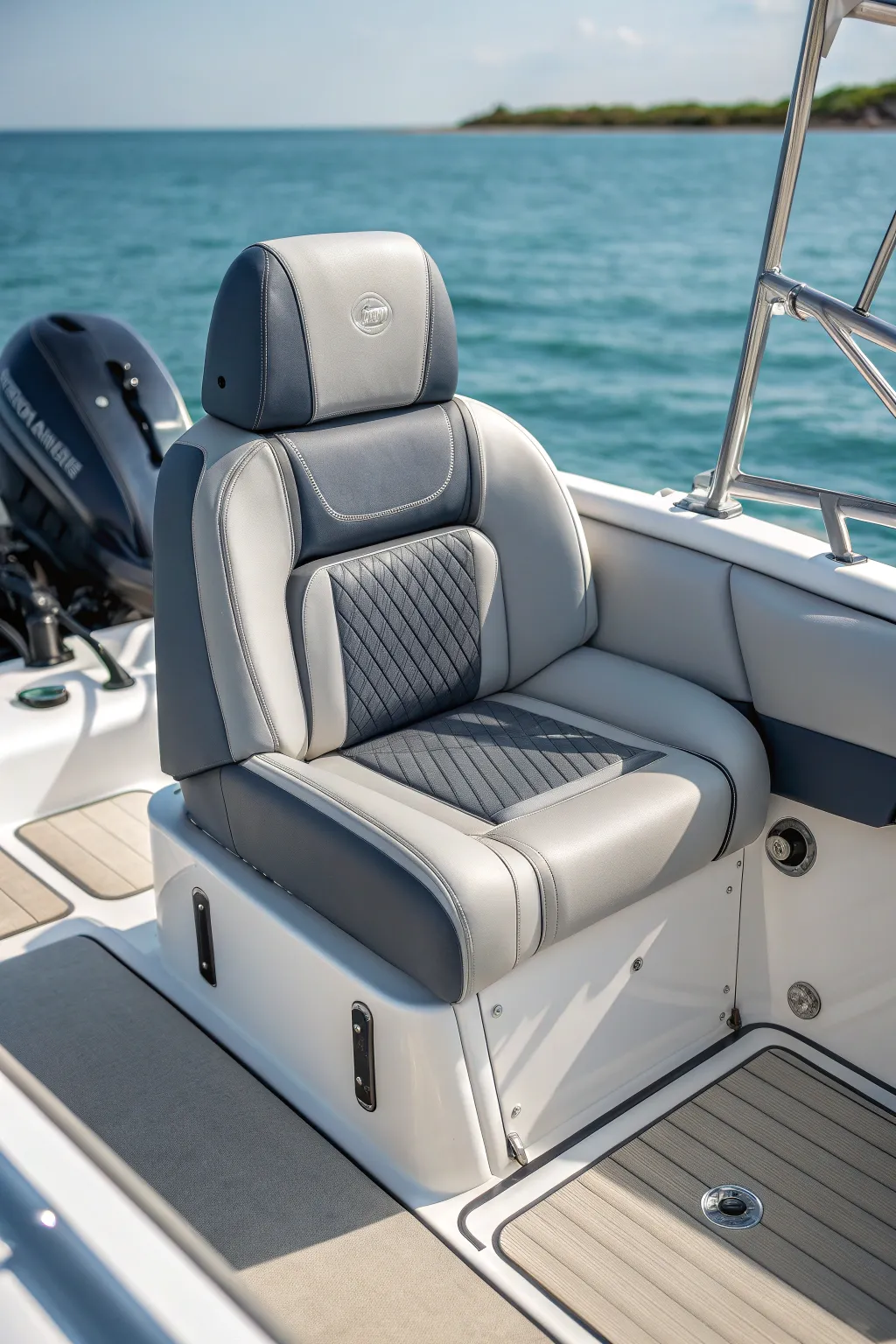 Experience ultimate flexibility on the water with our high-quality inflatable boat seat – where craftsmanship meets innovation.
