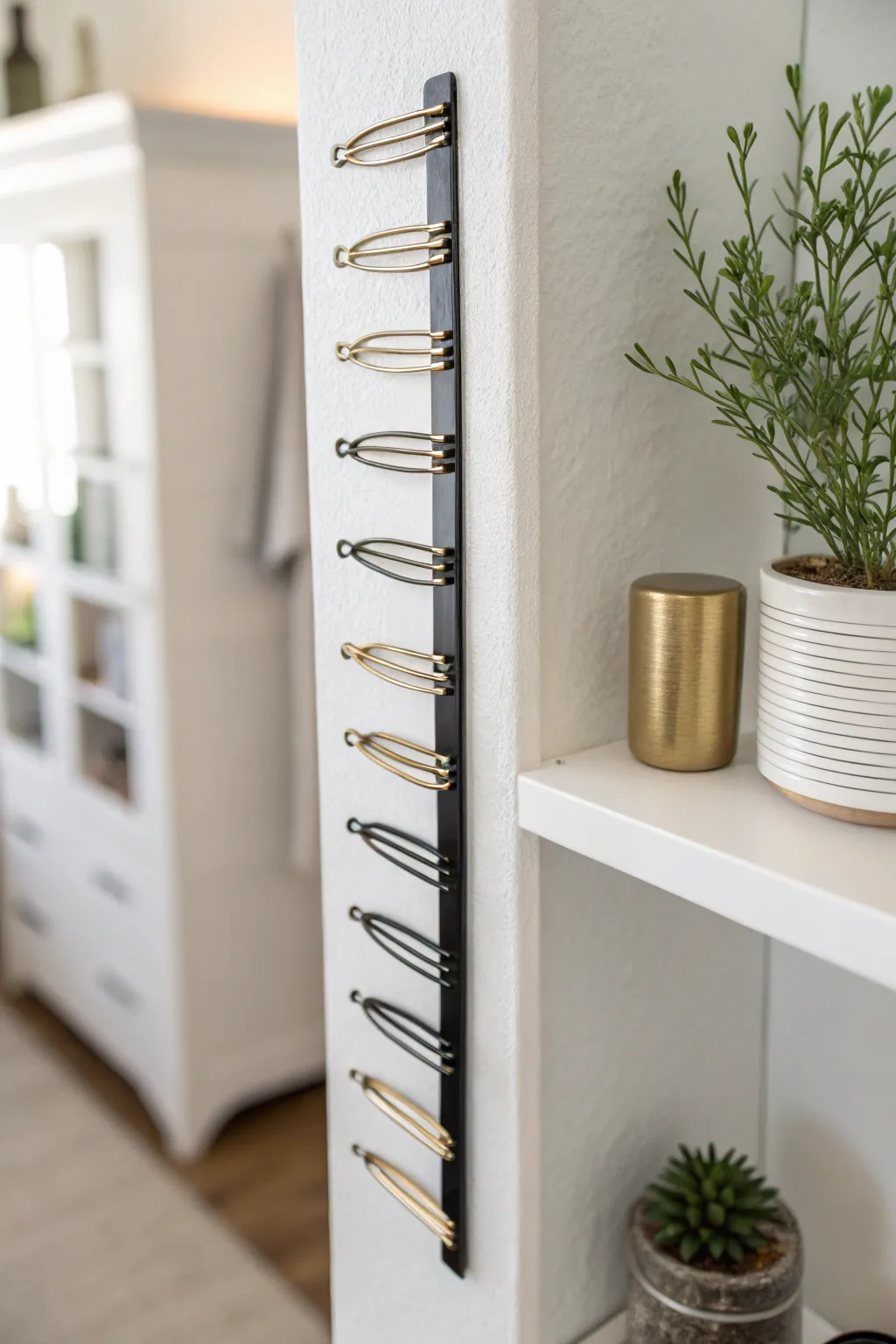 Effortless Elegance: Keep your hair accessories organized and stylishly displayed with a minimalist magnetic strip.