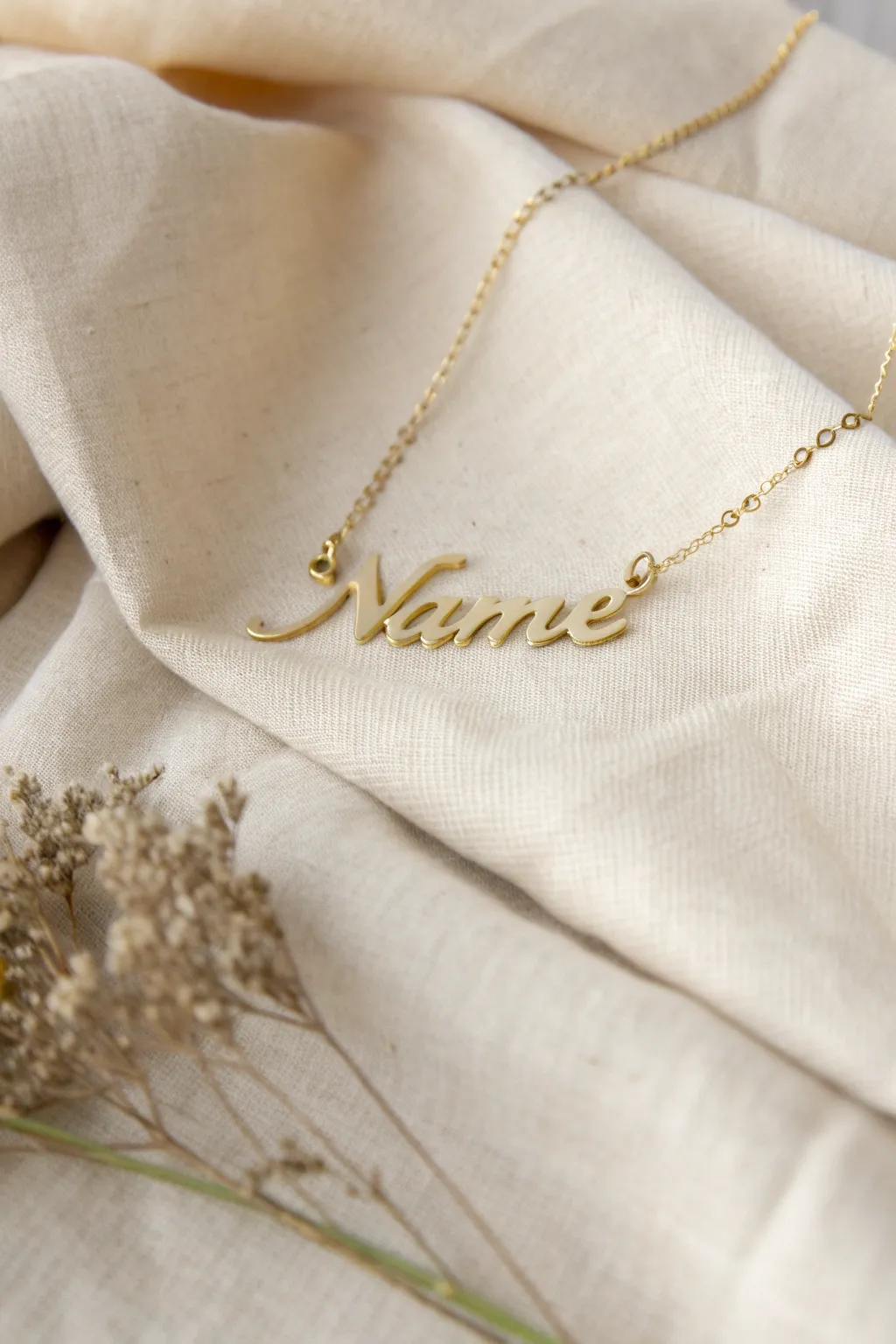 Personalize your elegance with a nameplate necklace, a timeless blend of simplicity and sentiment.