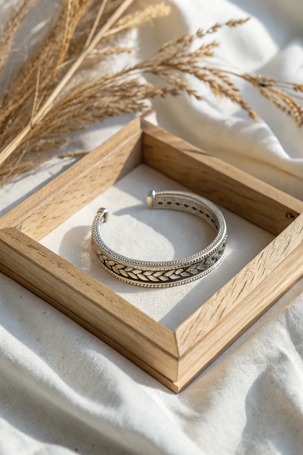 Elegance in Simplicity: A Thoughtful Gift for Him