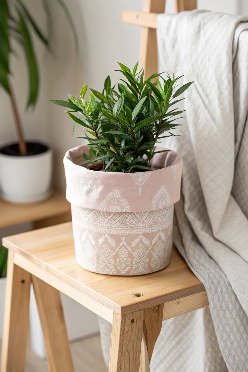 Transform your space with a touch of nature and creativity. 🌿✨ #DIYFlowerPot #MinimalistBoho
