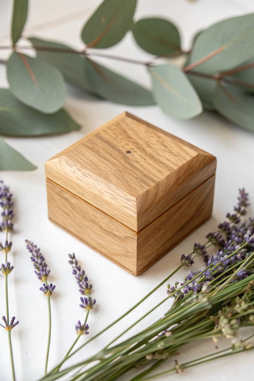 Discover the beauty of simplicity with eco-friendly finishes that protect and enhance your wooden gift box.