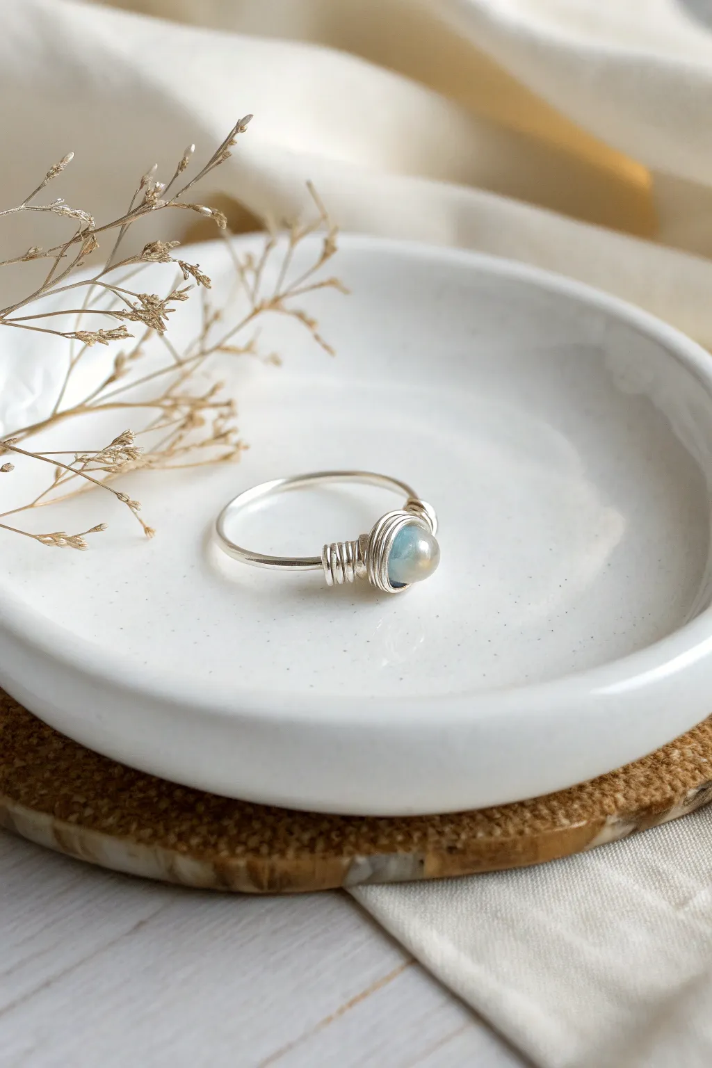 Crafted Elegance: Discover the beauty of simplicity with this exquisite wire-wrapped ring.