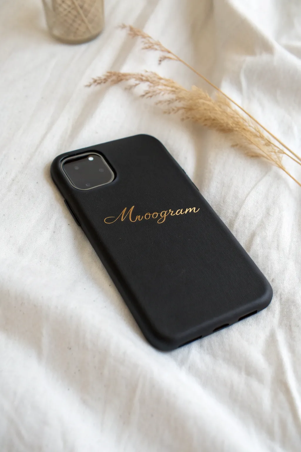 Personalize with elegance: a monogram that makes your phone case truly yours.