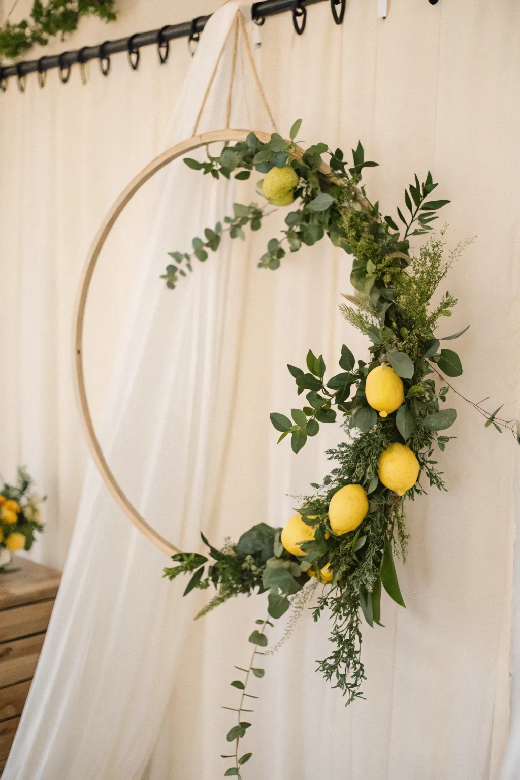 Bring a touch of sunshine indoors with this vibrant DIY lemon wreath, combining minimalist design with natural beauty.