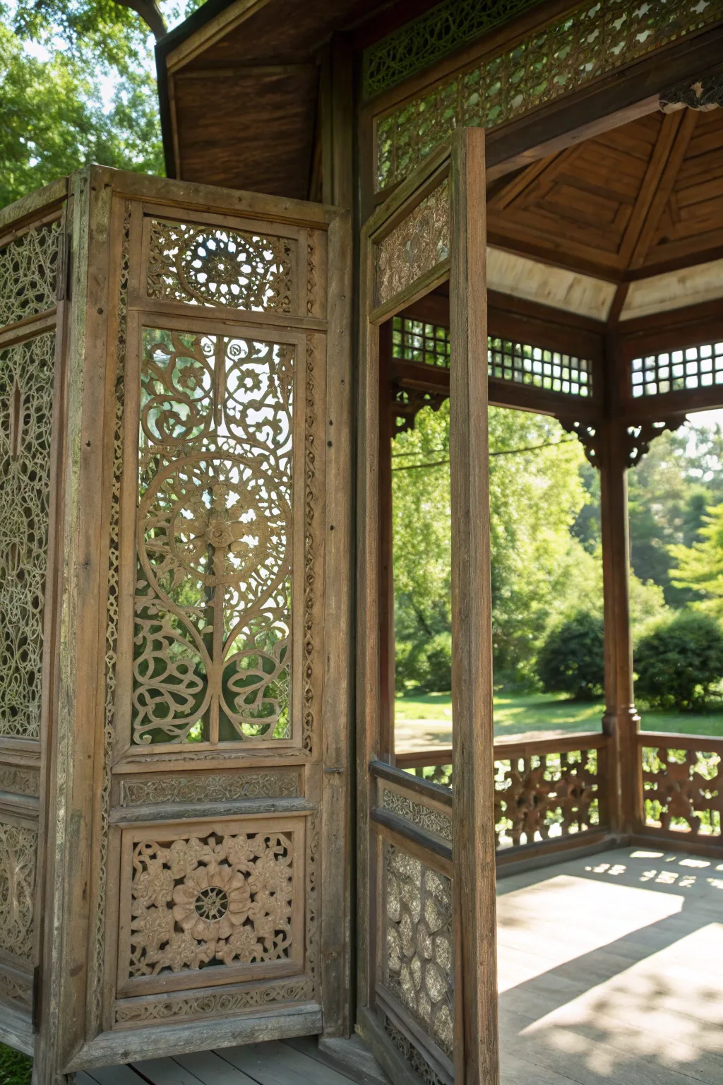 Add a touch of nostalgia to your gazebo with an exquisite vintage screen.