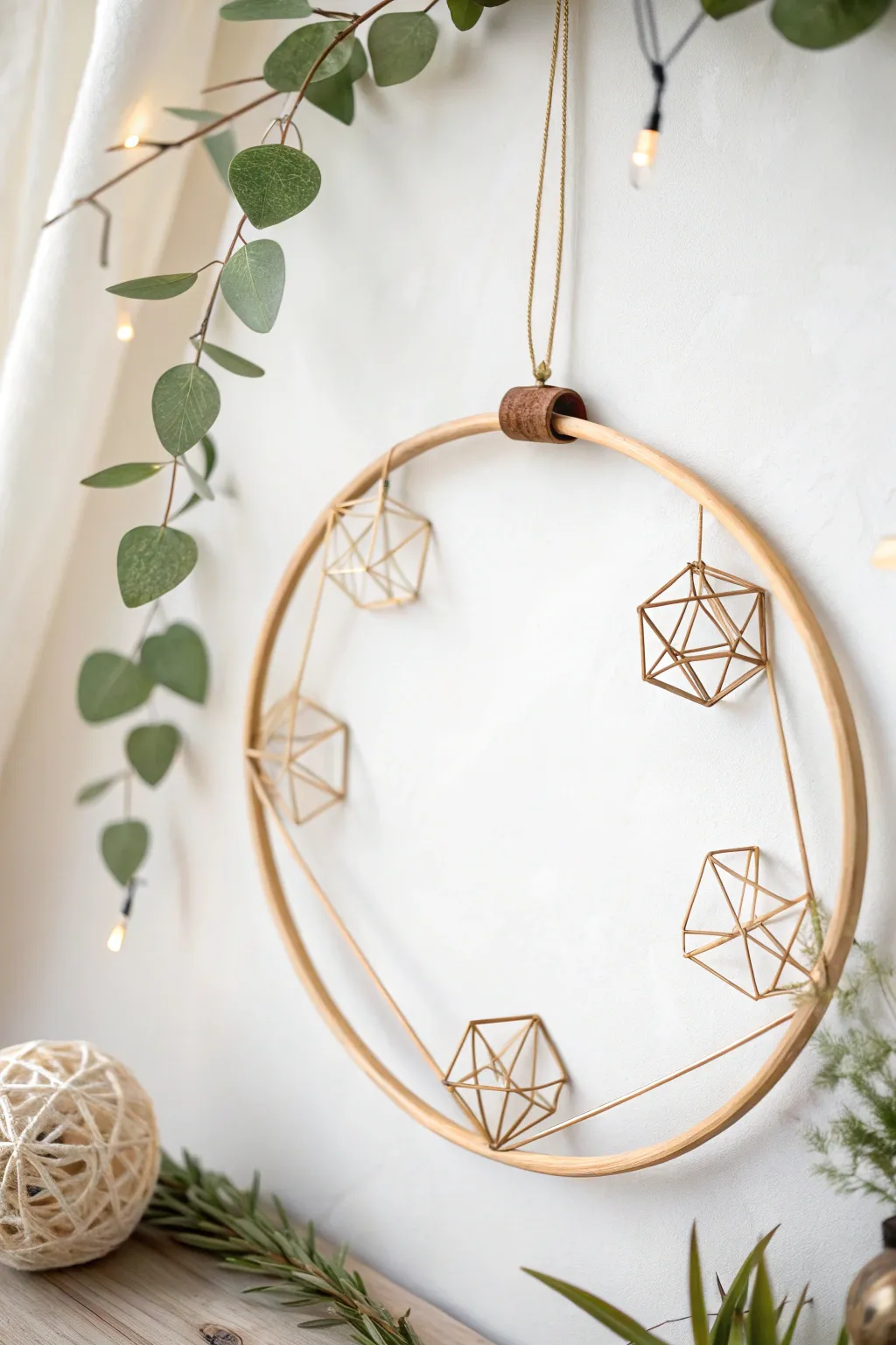 Embrace geometric elegance with this modern wooden wreath—a perfect blend of Scandinavian minimalism and Boho charm.