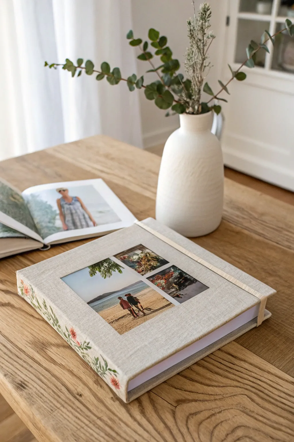 Cherish your holiday moments with a touch of minimalist elegance. 🌿📸