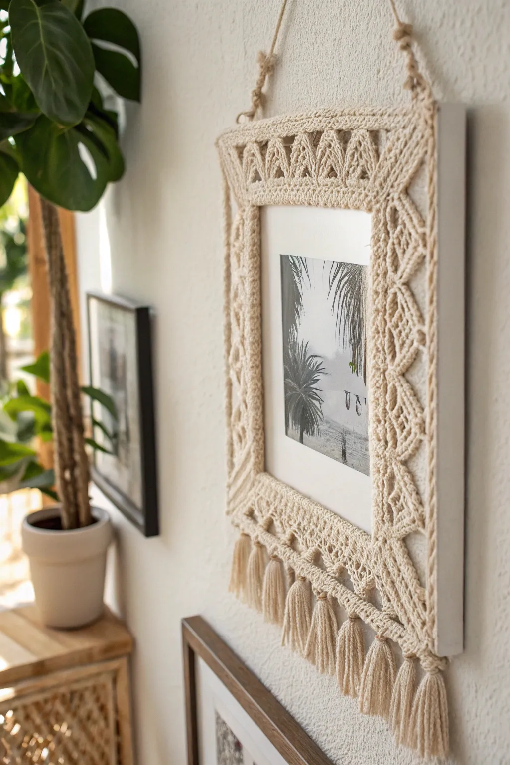 Display cherished memories with a touch of handcrafted elegance. 🌿🧶 #CrochetArt #MinimalistBoho