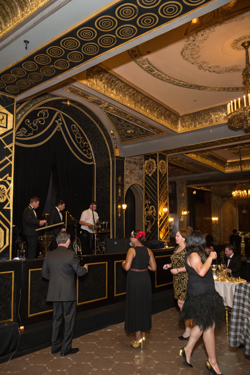 Experience the grandeur of the Great Gatsby with a dramatic party theme.