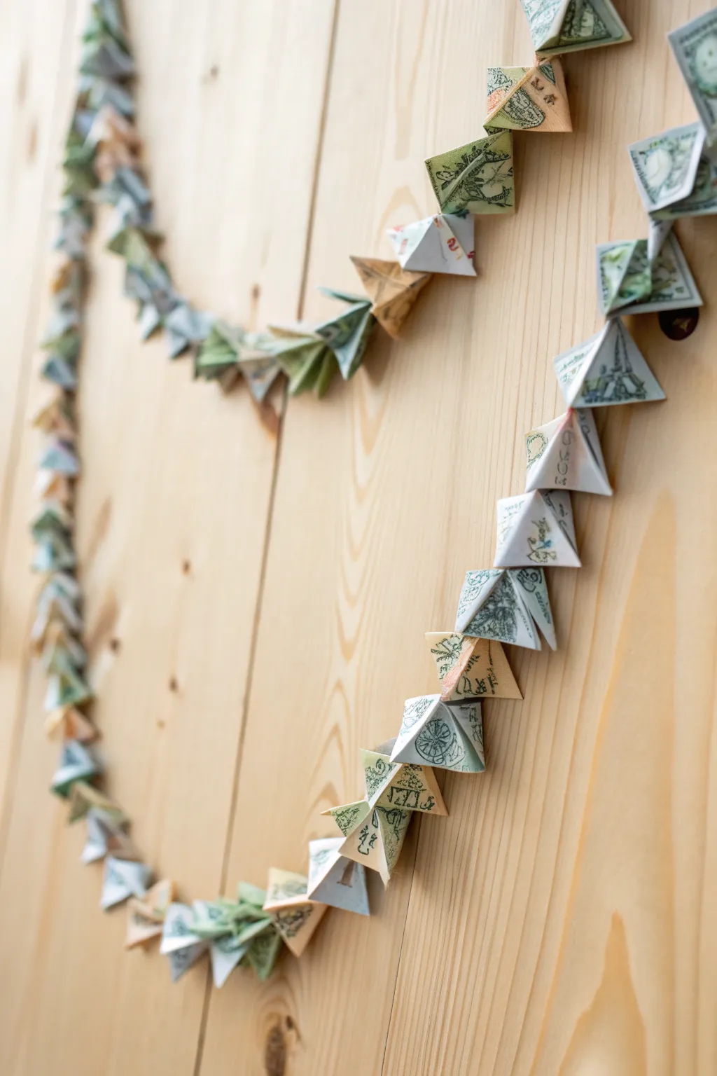 Elevate your gift-giving with a stunning money garland, where simplicity meets elegance.