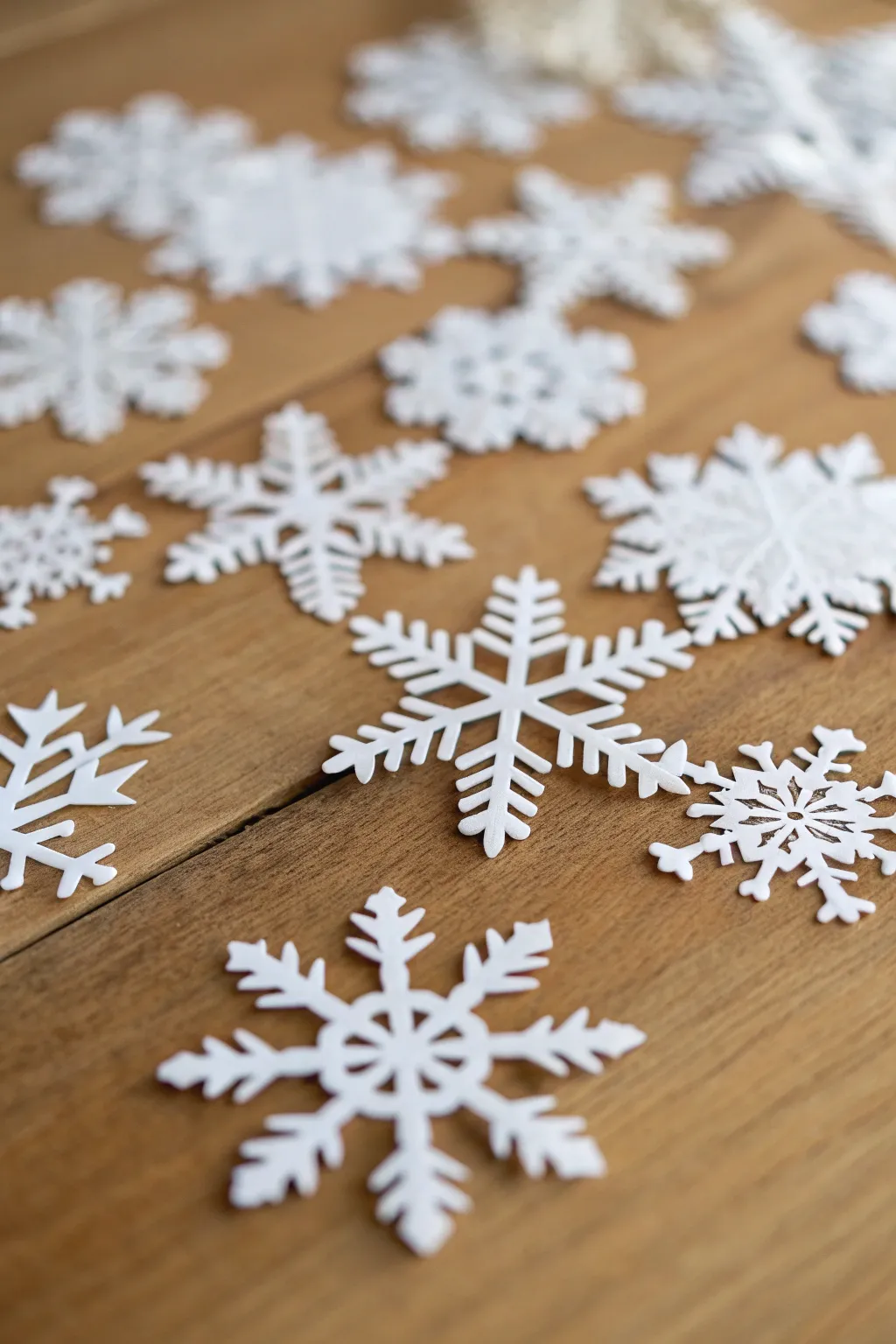 Sprinkle holiday charm with delicate paper snowflake confetti, adding a touch of handcrafted elegance to your festive table.