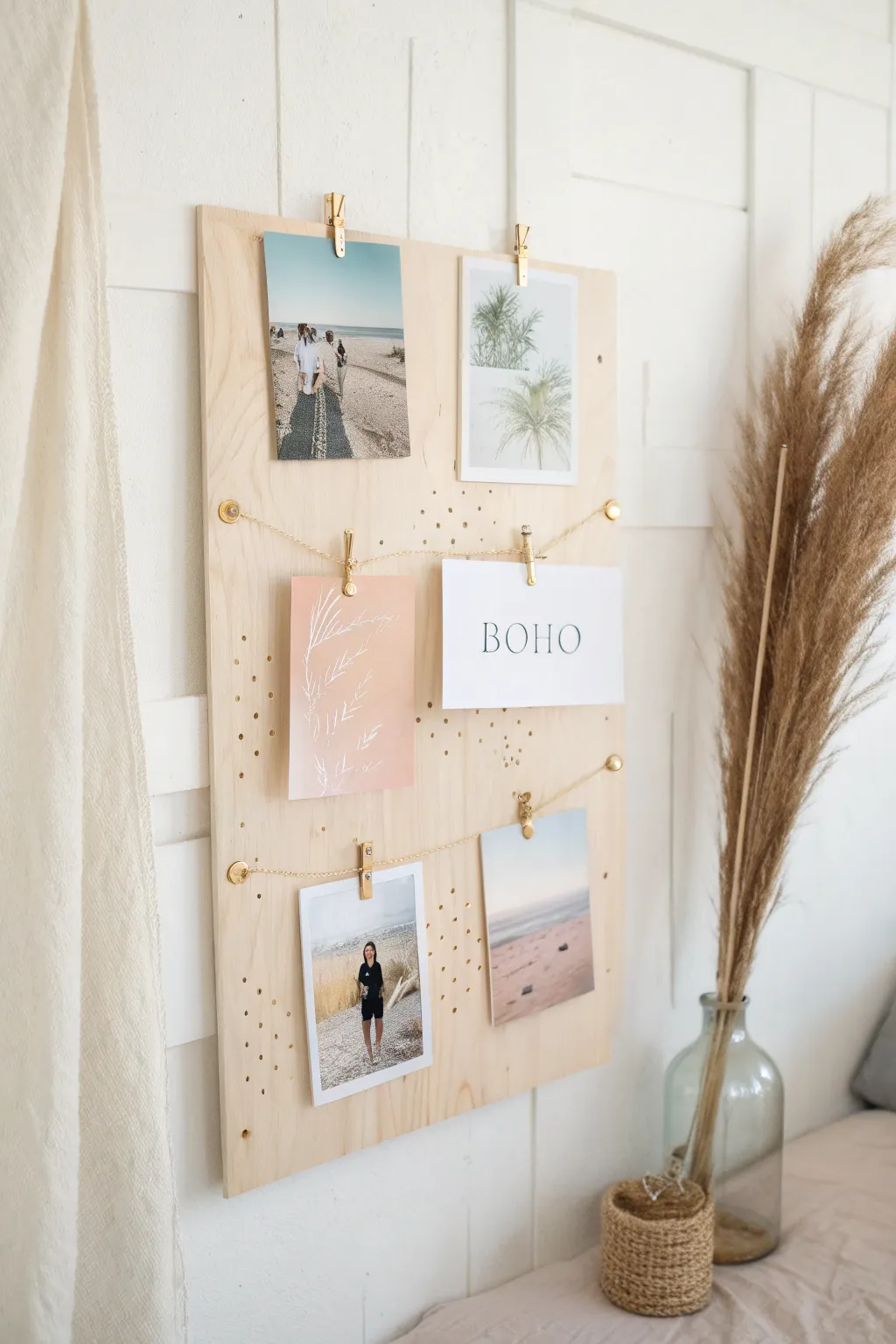 Craft your dreams into reality with a minimalist mood board that inspires creativity and clarity.