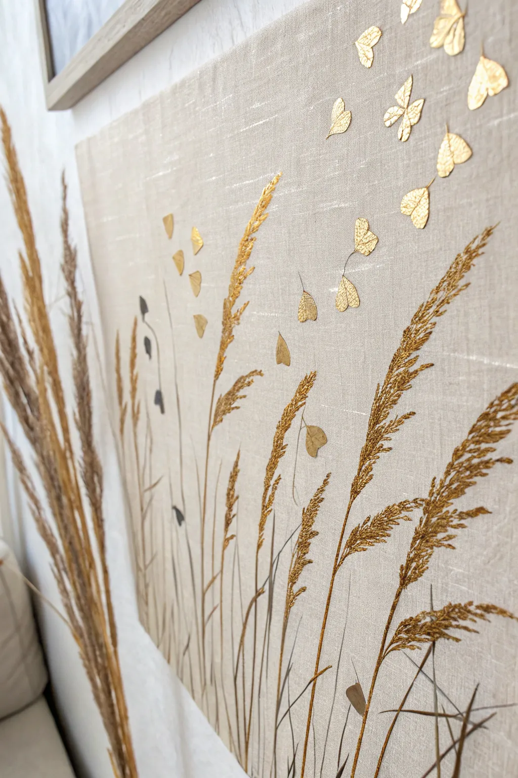 Discover the allure of eclectic foil art with a touch of natural elegance.