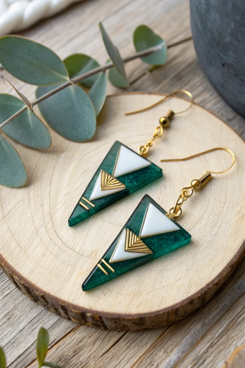 Embrace the elegance of the roaring twenties with these Art Deco fused glass earrings.