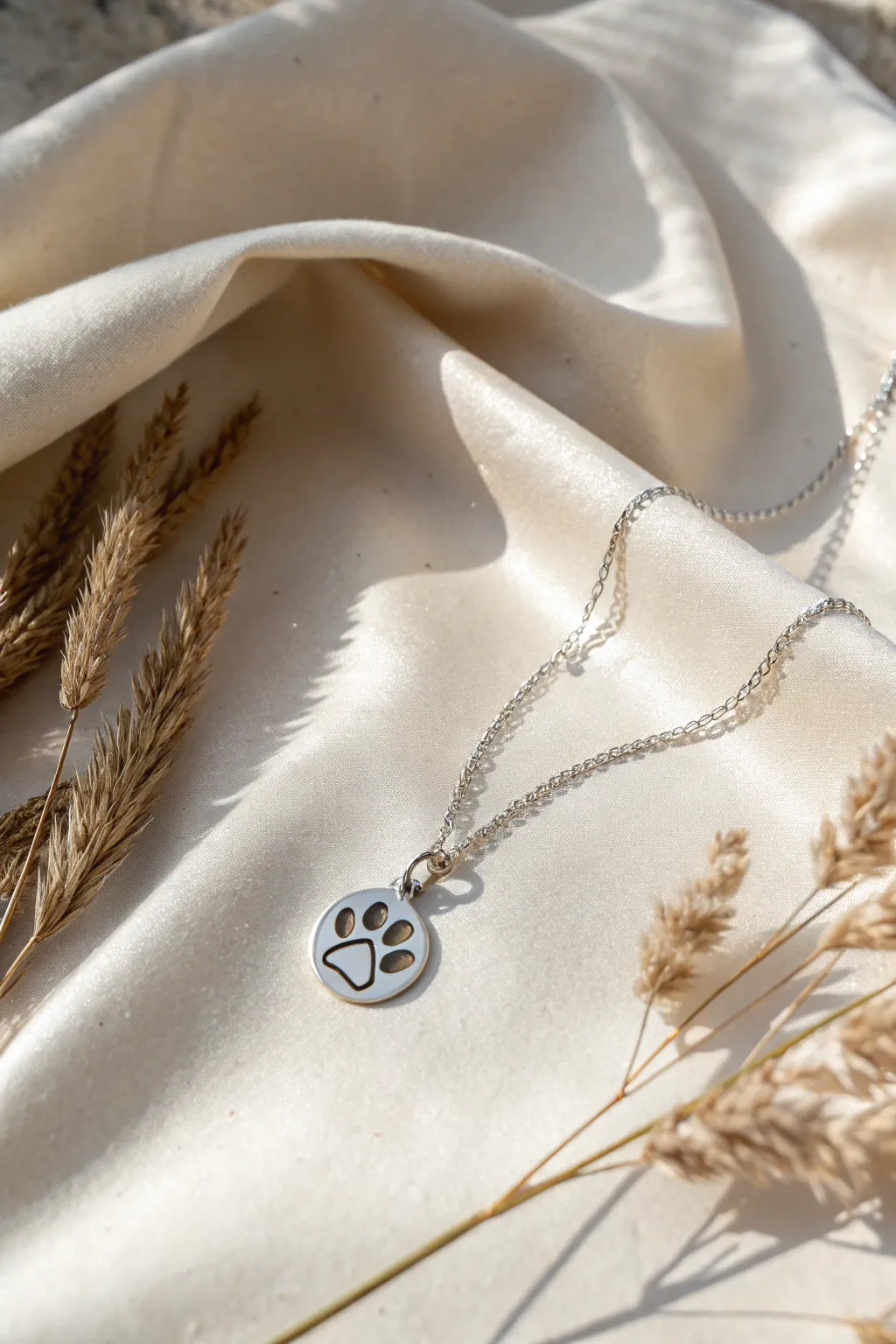 Celebrate the love for your furry friend with this elegant pet-inspired necklace.
