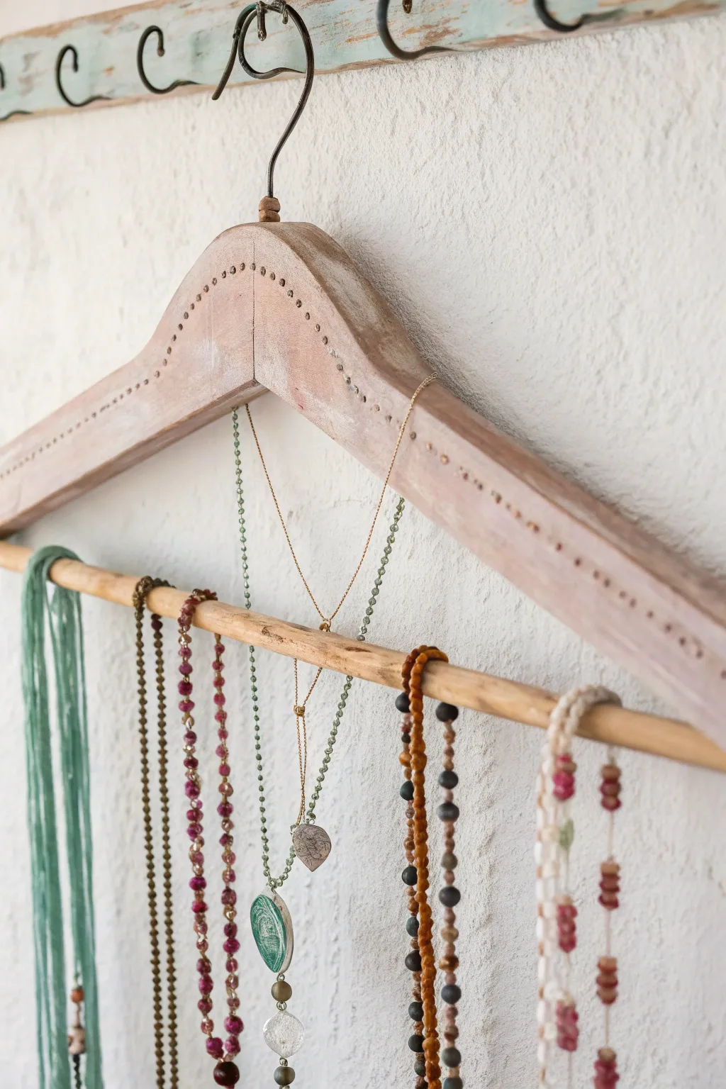 Transform your space with a touch of creativity and elegance: a DIY necklace rack that embodies minimalist beauty and boho charm.