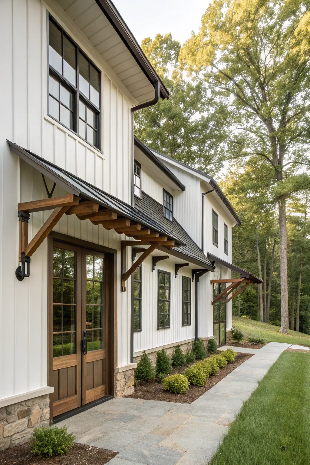 A perfect blend of metal and wood enhances the farmhouse's modern look.