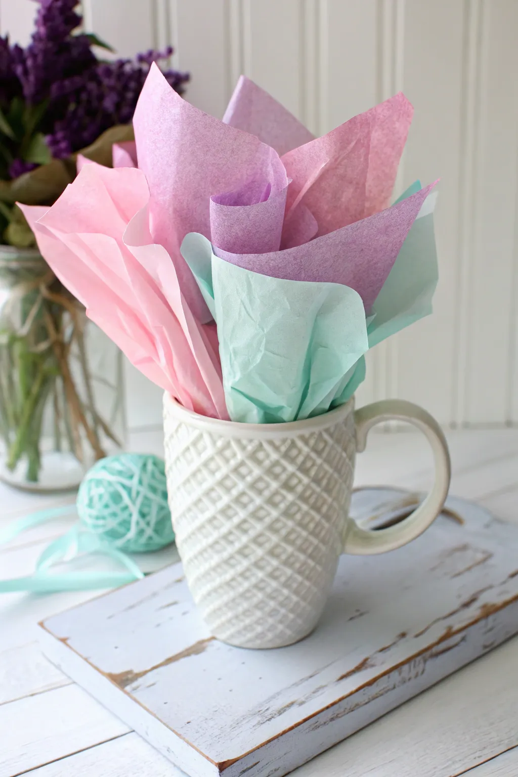 Add a splash of color to your gift wrapping with vibrant tissue layers for an effortlessly chic touch. 🌿✨
