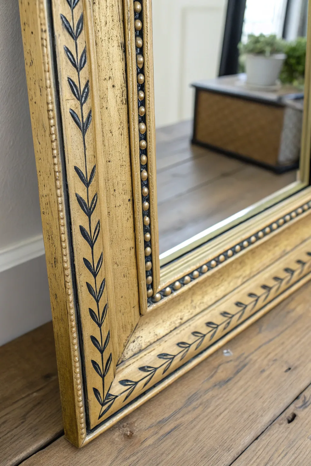 Transform your space with the elegance of an antique gold mirror frame, where simplicity meets sophisticated craftsmanship.