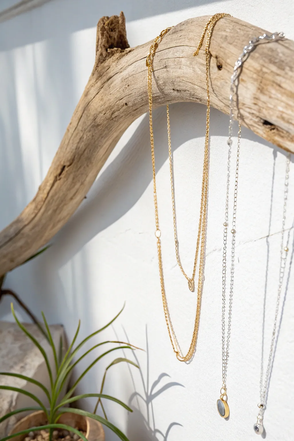 Elevate your accessories with a touch of nature—driftwood jewelry hanger blending boho charm with minimalist elegance.