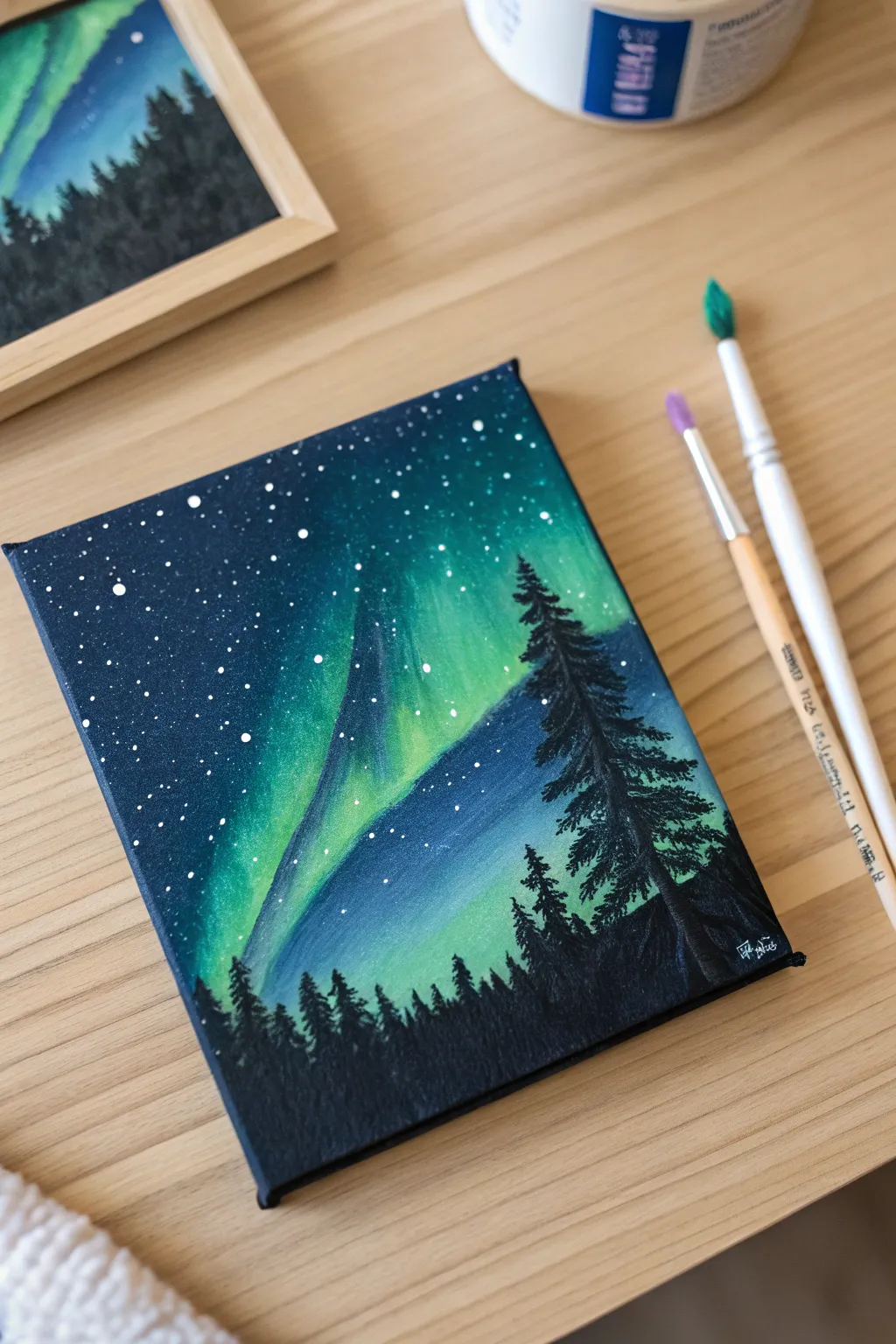 Capture the magic of the northern lights with a touch of playful creativity. ✨🌌 #MinimalistArt #BohoVibes