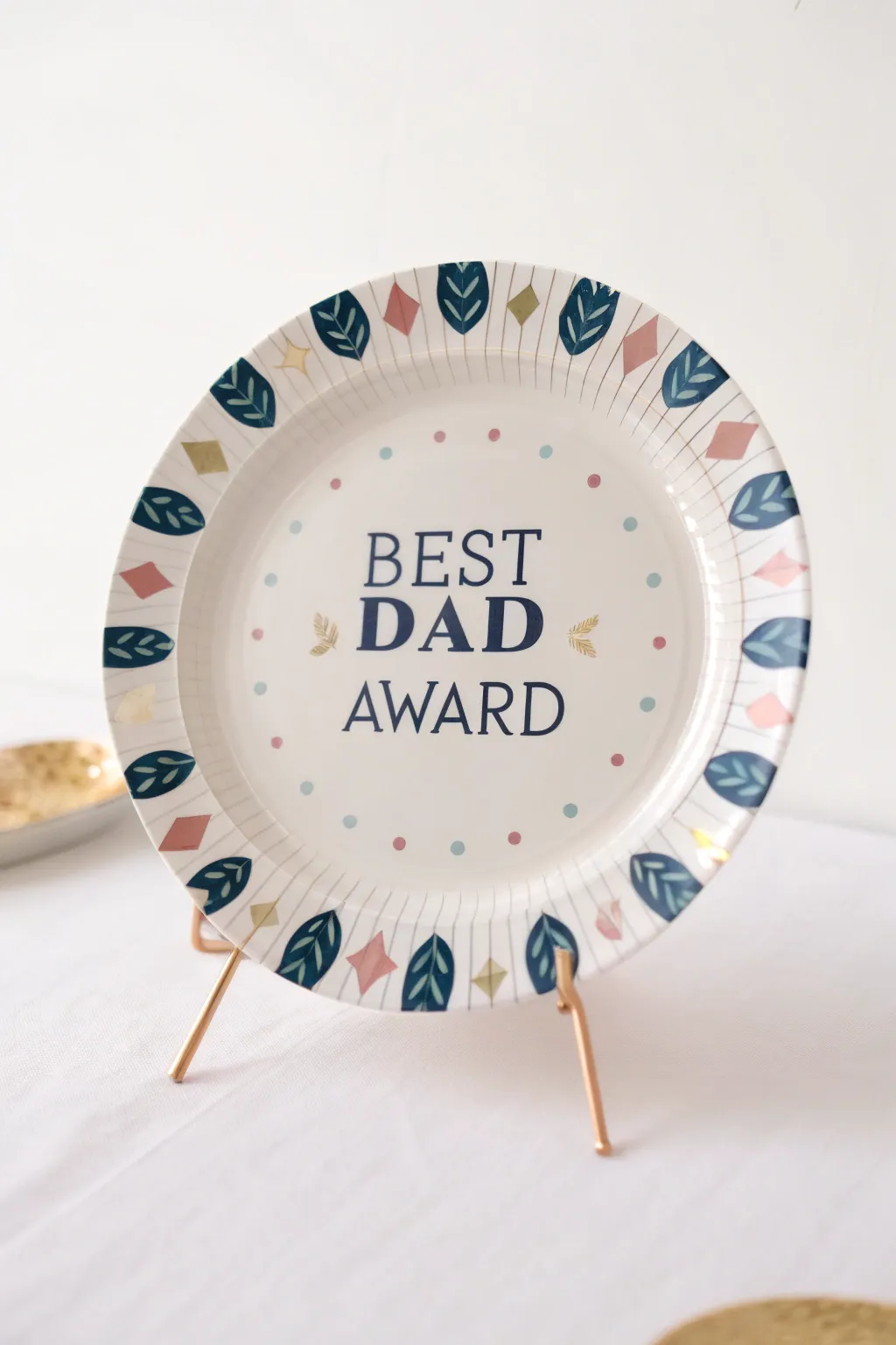 Celebrate Dad with a charming handmade award, crafted with love and style!