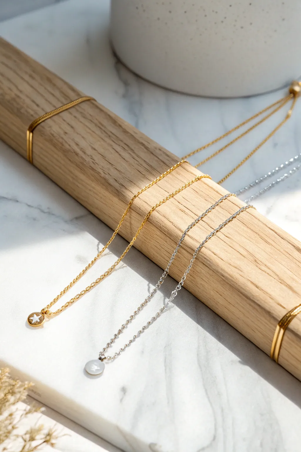Elevate your jewelry display with minimalist elegance—perfect for untangled, beautiful organization.