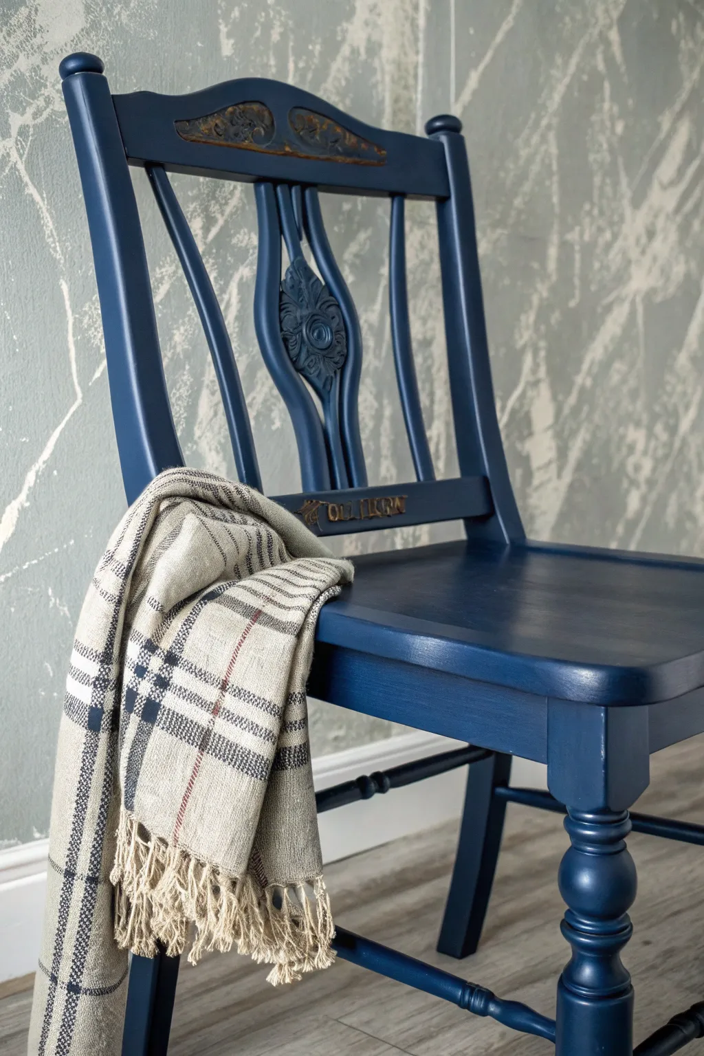 Give your furniture a fresh look with a touch of chalk paint magic!