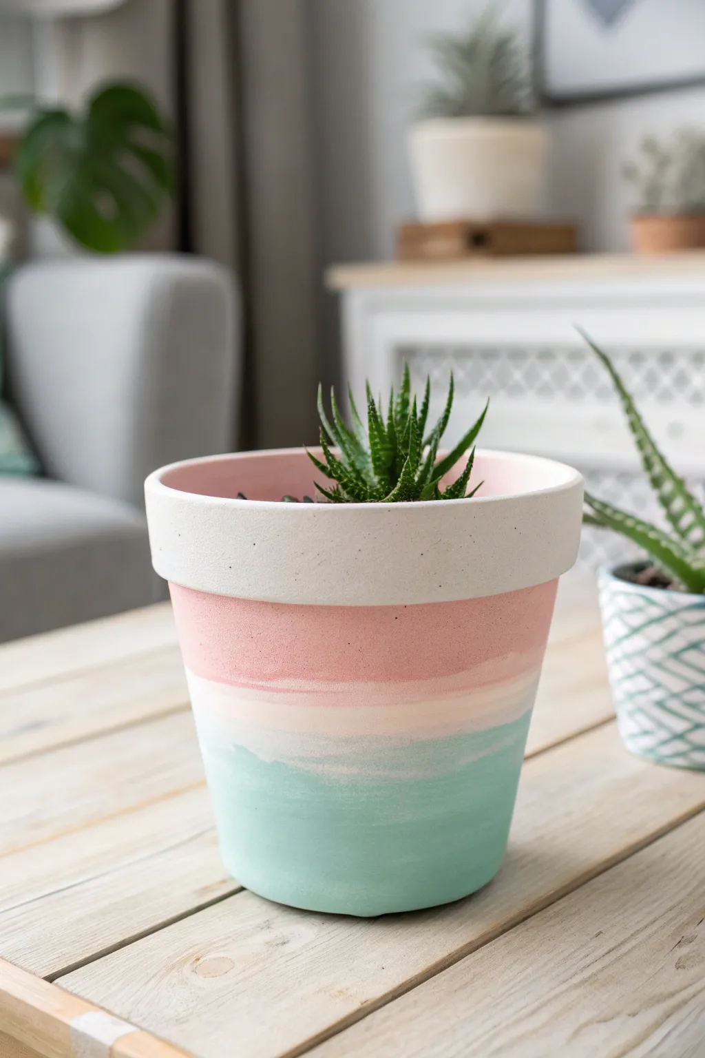 Add a splash of color and charm to your space with these beautifully painted plant pots. 🌿✨