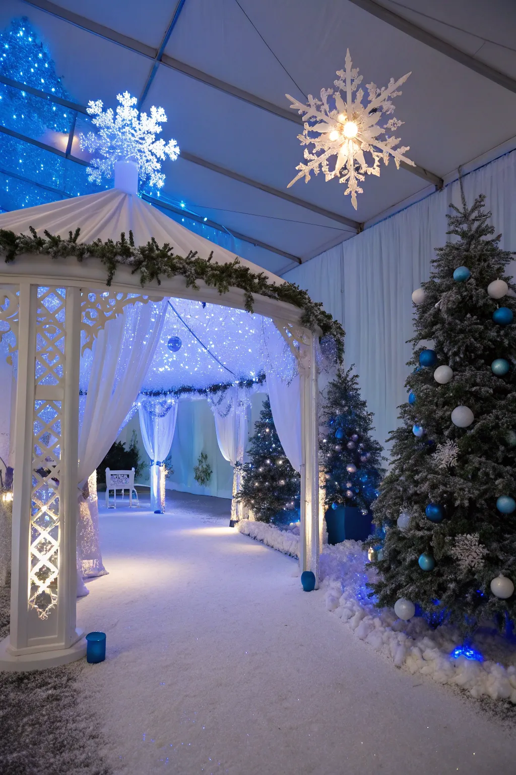 A winter wonderland theme turns any marquee into a dreamy festive retreat.