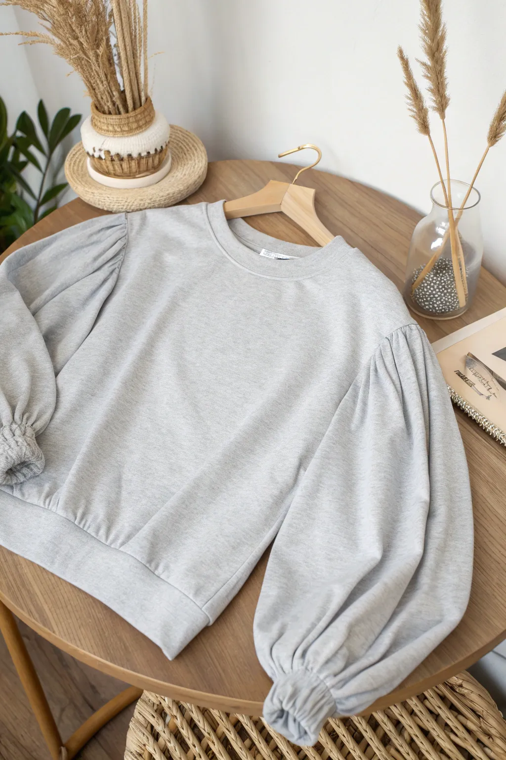 Elevate your sweatshirt game with chic balloon sleeves - where minimalism meets boho flair!