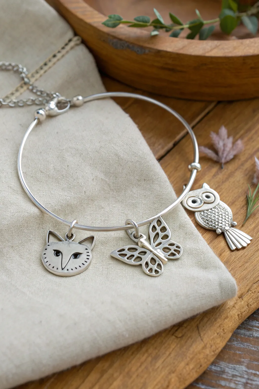 Elevate your style with these whimsical animal-themed charms, perfect for the minimalist at heart.