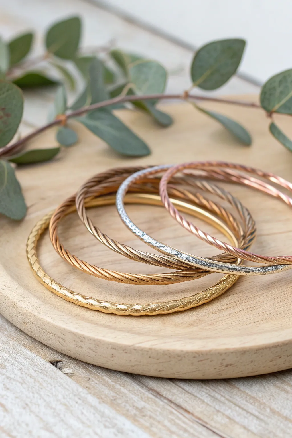 Elevate your style with these stunning stackable wire bangles, a perfect blend of Scandinavian simplicity and boho charm.