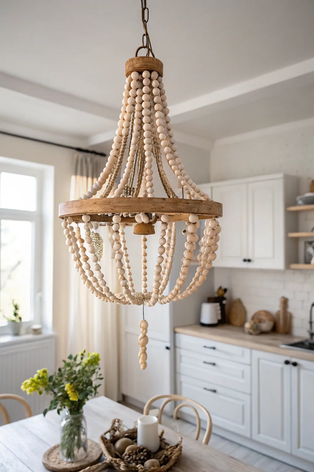 Transform your space with a touch of nature: a DIY chandelier adorned with charming wood slices for an earthy elegance.