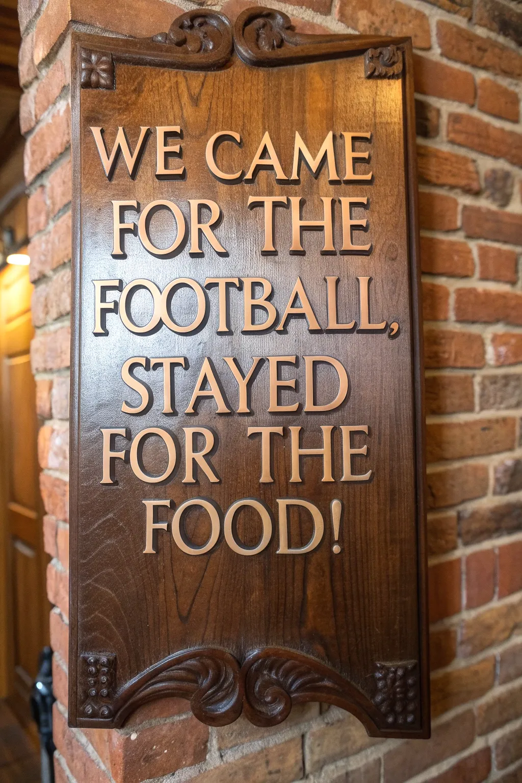 Classic banter meets craftsmanship: a sign that's a touchdown in style!