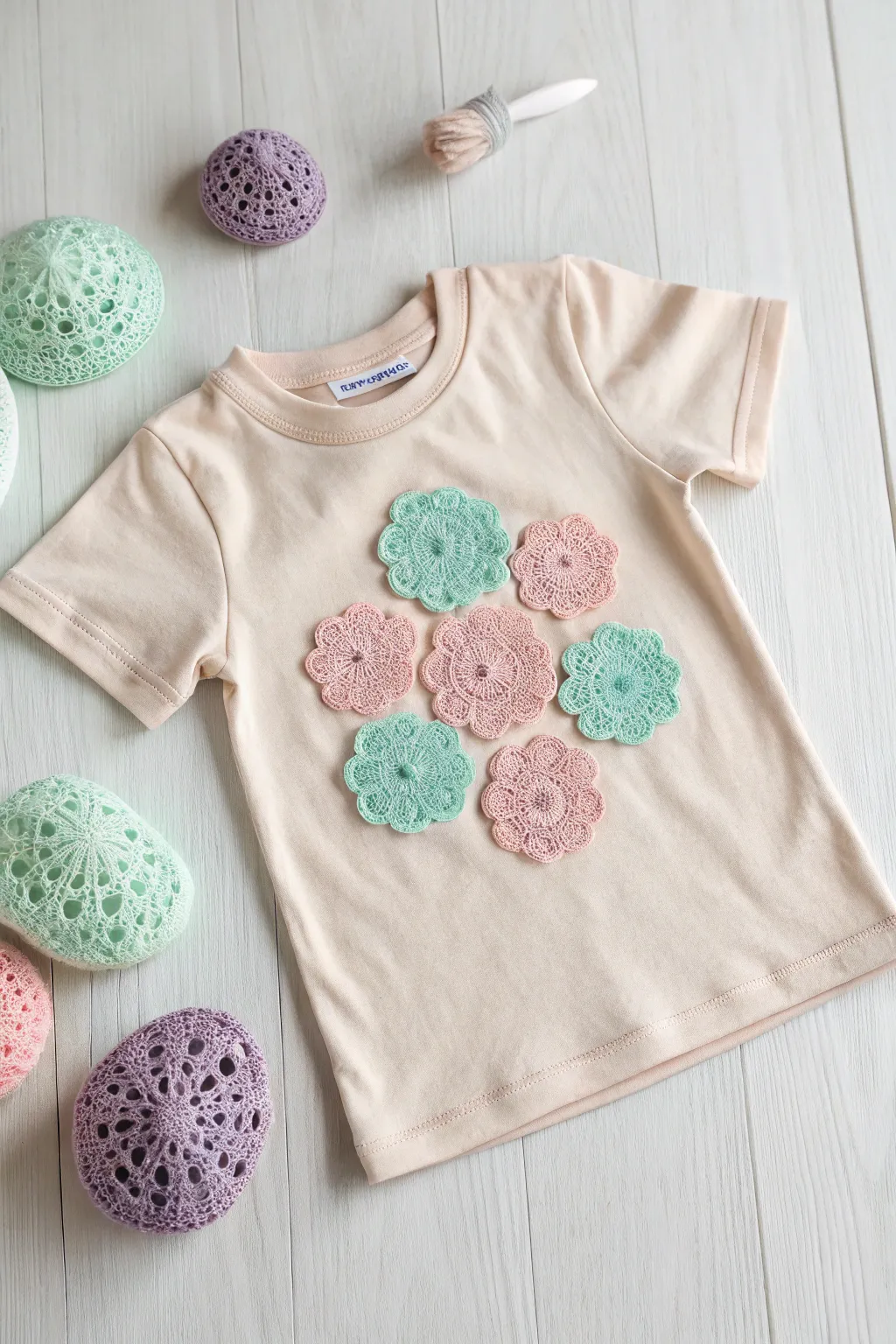Transform a simple tee into a masterpiece with sponge art, blending creativity and minimalism. 🌿 #CraftedWithLove
