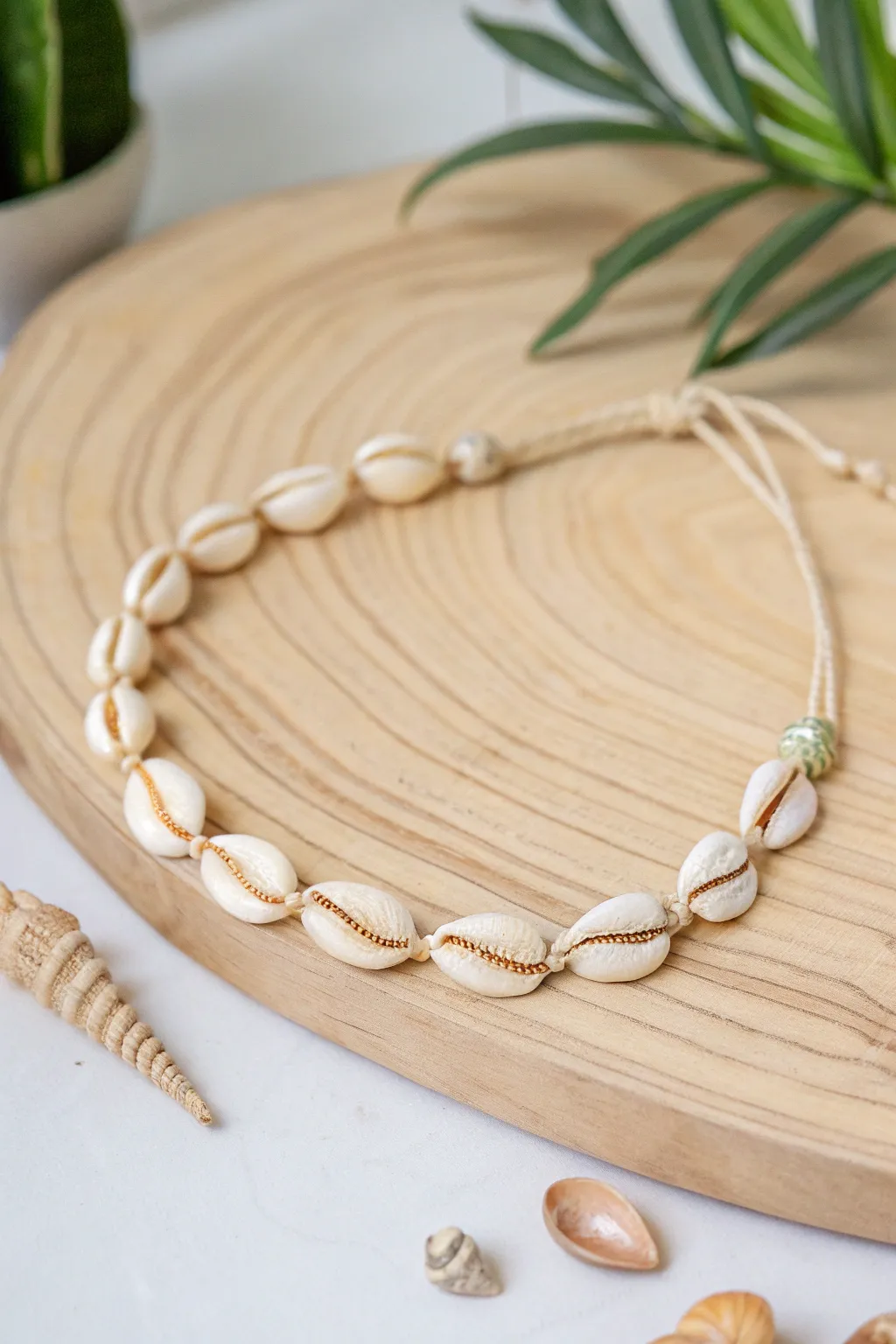 Embrace coastal elegance with this handcrafted seashell choker, a perfect blend of natural beauty and minimalist design.