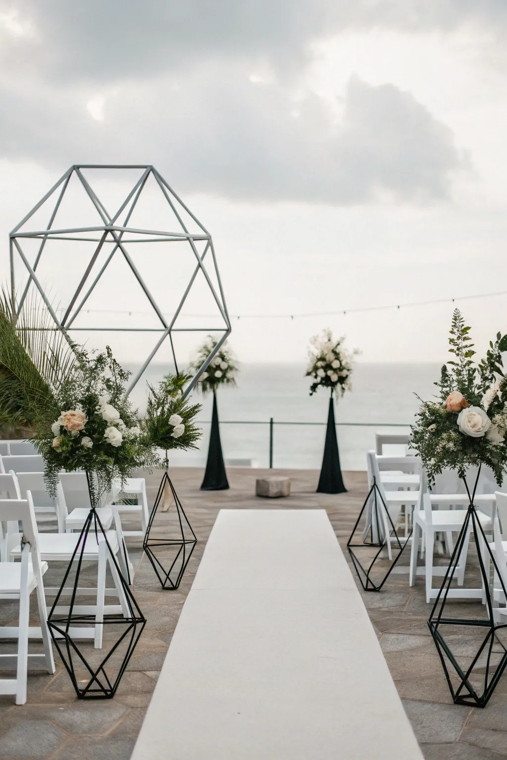 Geometric elements that add a modern touch to minimalist decor.
