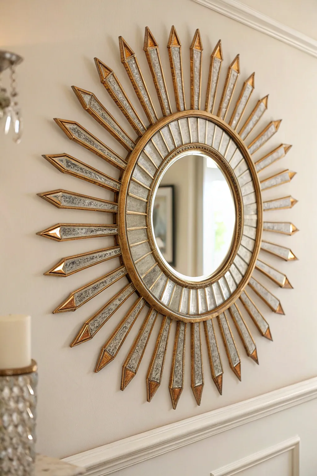 Illuminate your space with the radiant beauty of a DIY sunburst mirror frame. 🌞✨